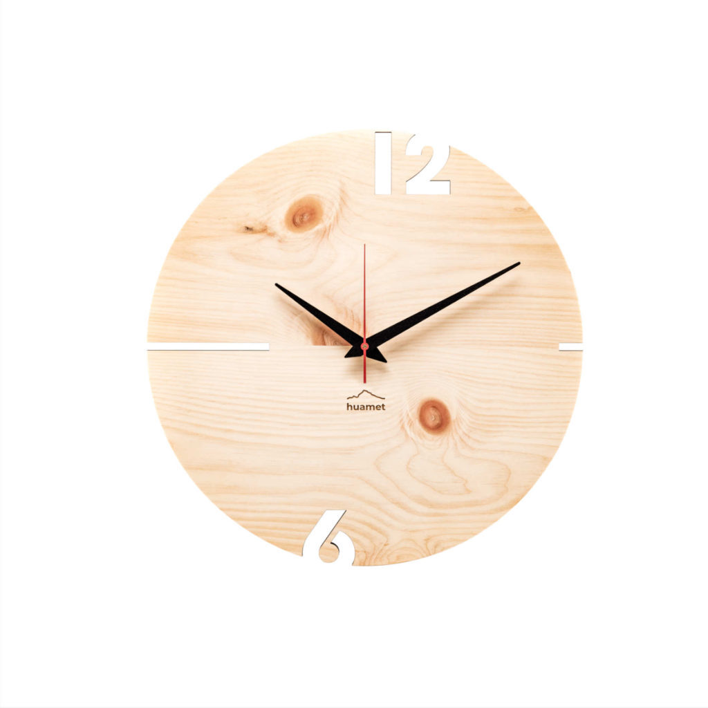 glufan_Wanduhr_Nils Holgersson_Zirbe_rund_G